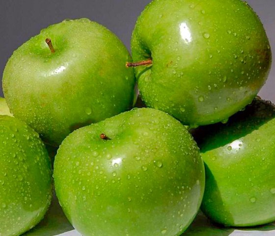 . Яблоня Симиренко